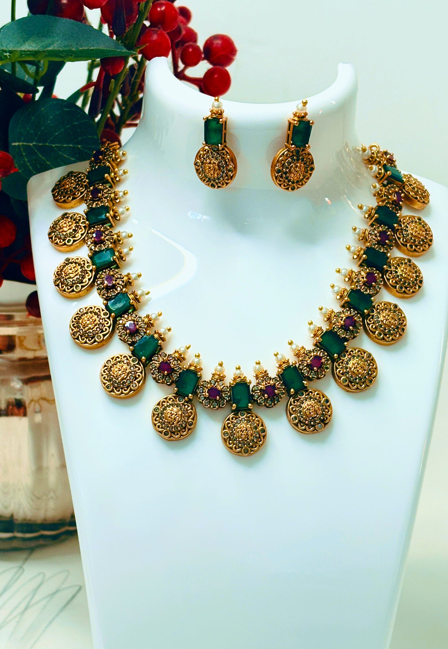 Noor Mahal Necklace Set