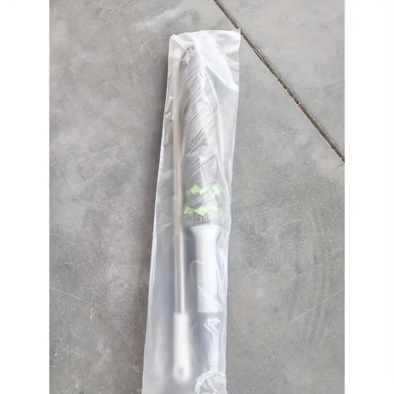 Self-Wringing String Mop – Effortless Cleaning with Built-In Twist Mechanism